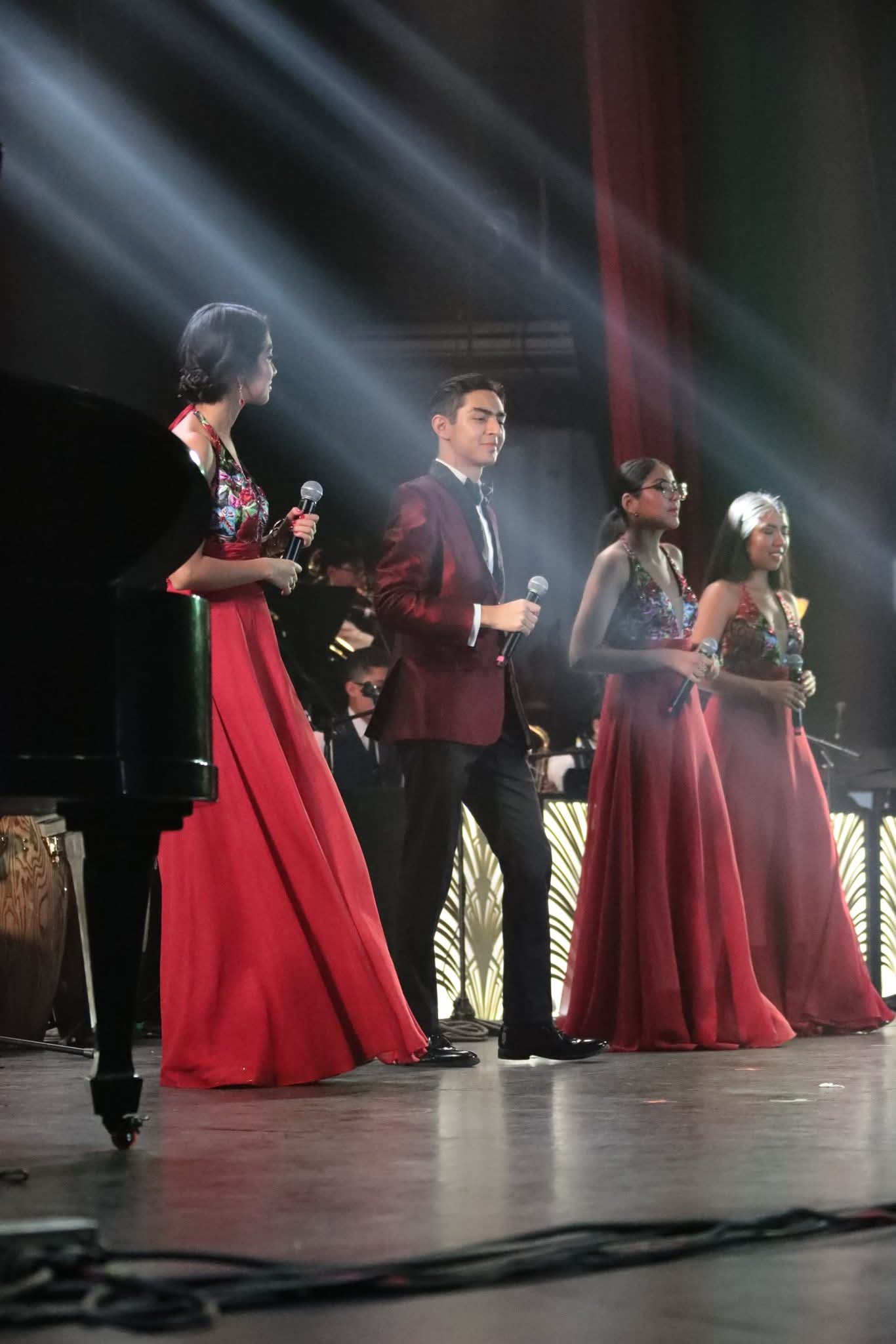 Noche inolvidable: espectacular gala artística de bolero en el Teatro Reforma
