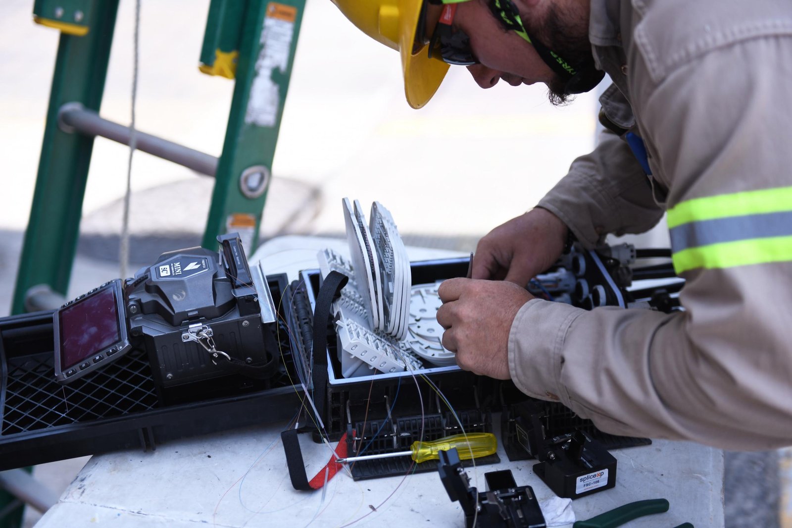 Inicia proyecto de instalación de cableado subterráneo en la calle Abasolo