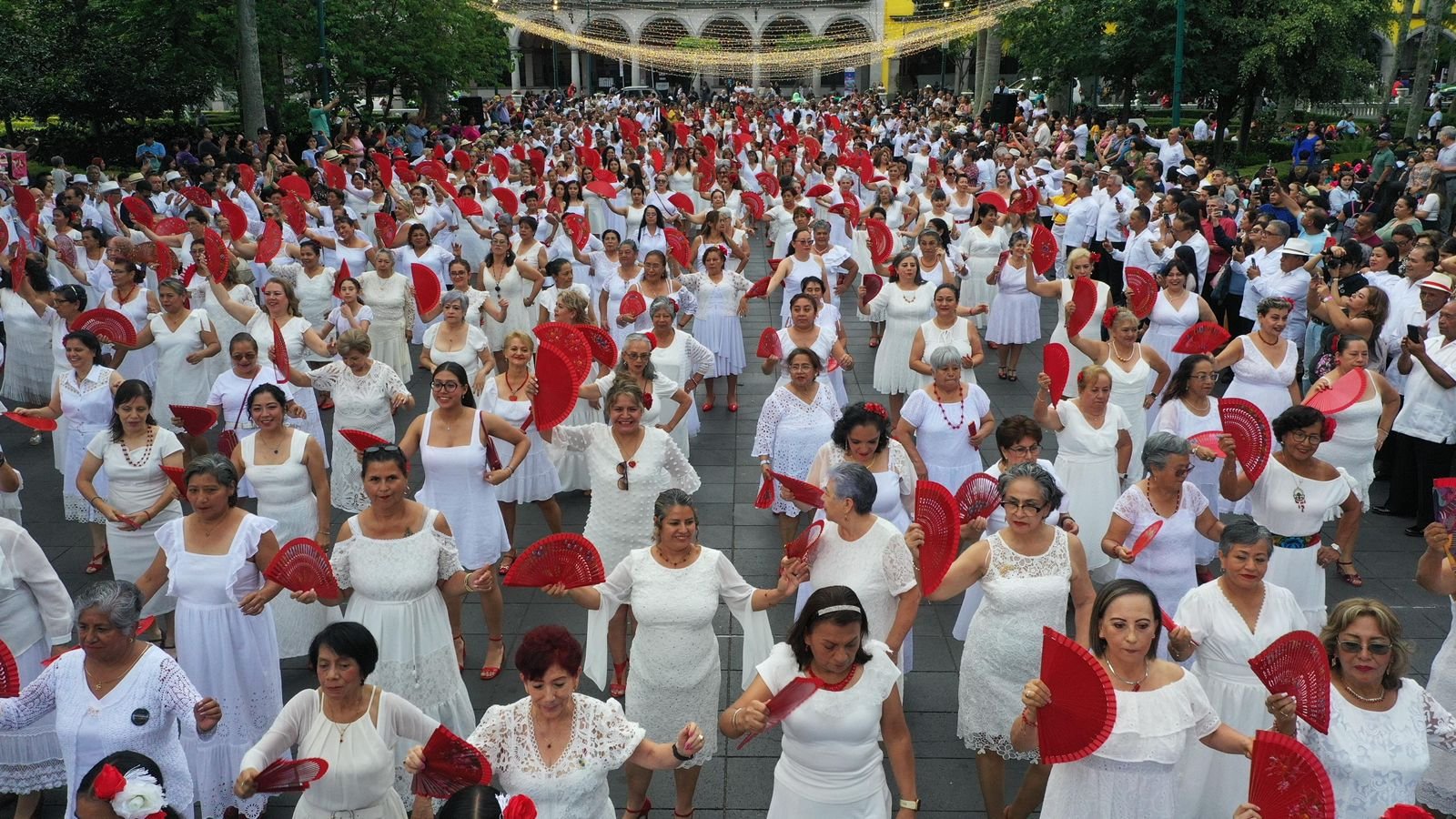 Inicia Festival Nacional“Danzoneando en Xalapa