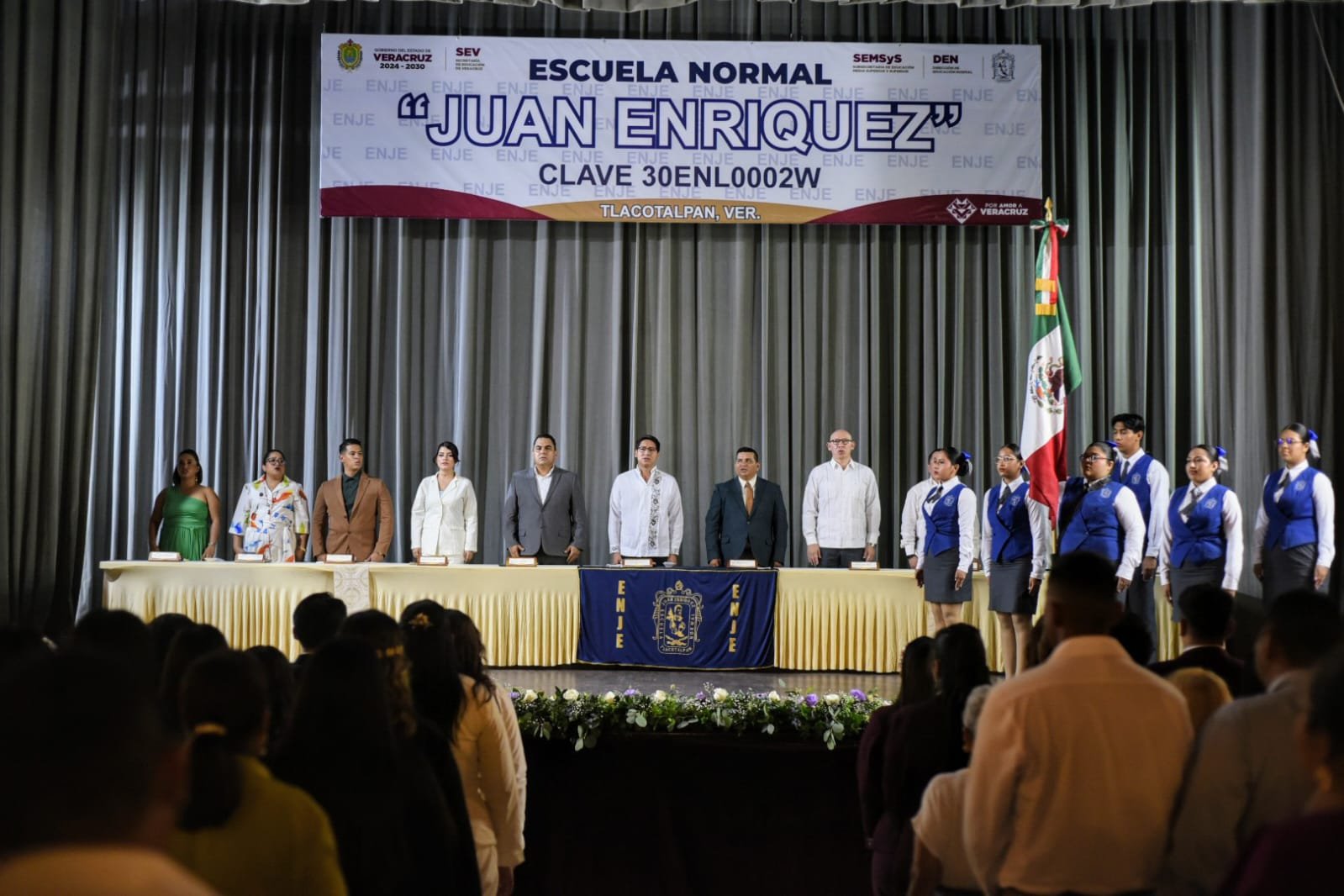 Entregan Testimonios a 67 egresados de la Escuela Normal Juan Enríquez