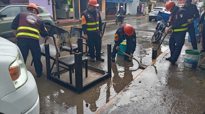 Continúan labores de limpieza y evaluación de daños tras lluvias en Xalapa, Tlalnelhuayocan, Banderilla y Tlaltetela