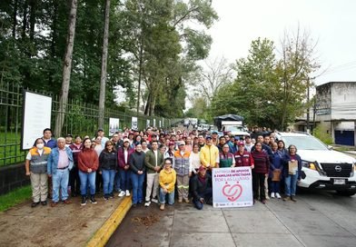 Con el respaldo de la Gobernadora Rocío Nahle, Ayuntamiento entregó apoyos a familias damnificadas por las lluvias