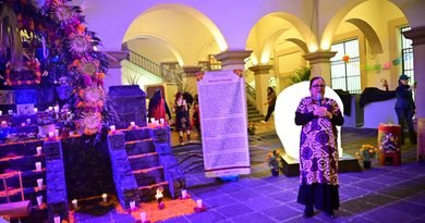 Inicia Ayuntamiento celebraciones del Día de Muertos; con Altar totonaca se recuerda a Melchor Peredo
